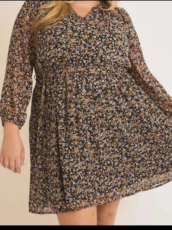 Gilli Dresses & Skirts - Plus Size Black Ditsy Floral Mini Dress